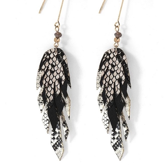 Artisan Fall Leather Feather Dangle Earrings Black - Picture 3 of 3